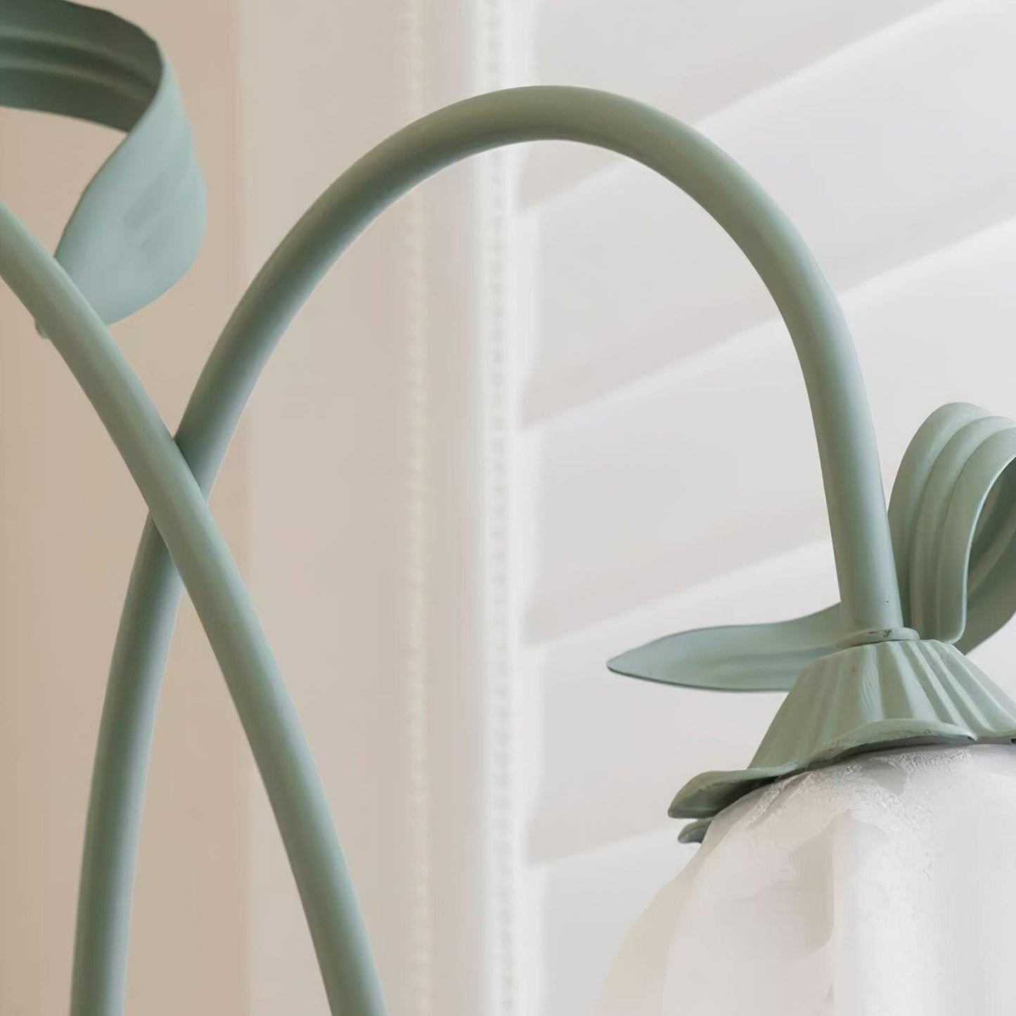 Callora – Staande lamp met elegante calla-bloemvorm