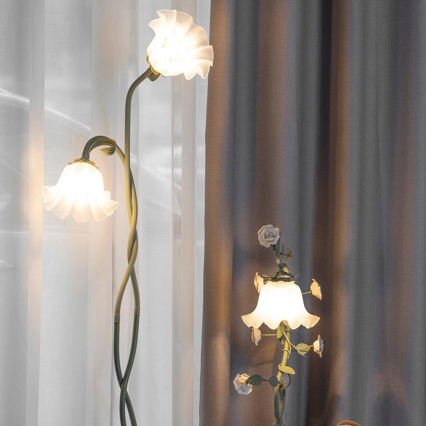 Callora – Staande lamp met elegante calla-bloemvorm