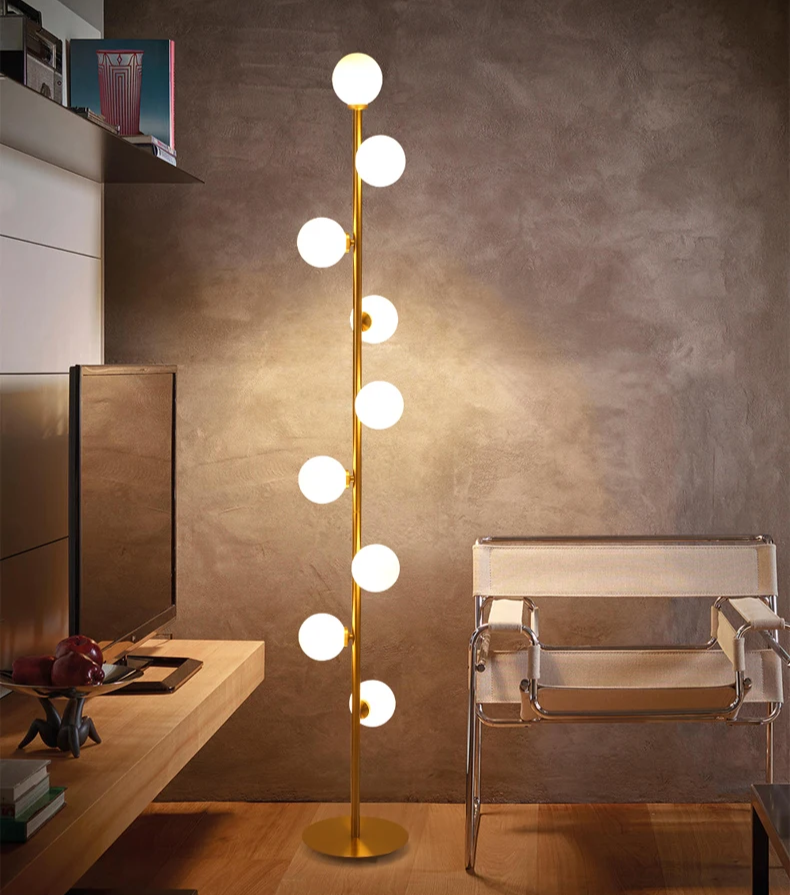 Virella – Scandinavische staande lamp met glazen kap