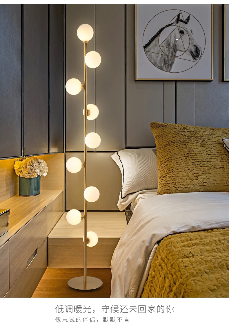 Virella – Scandinavische staande lamp met glazen kap