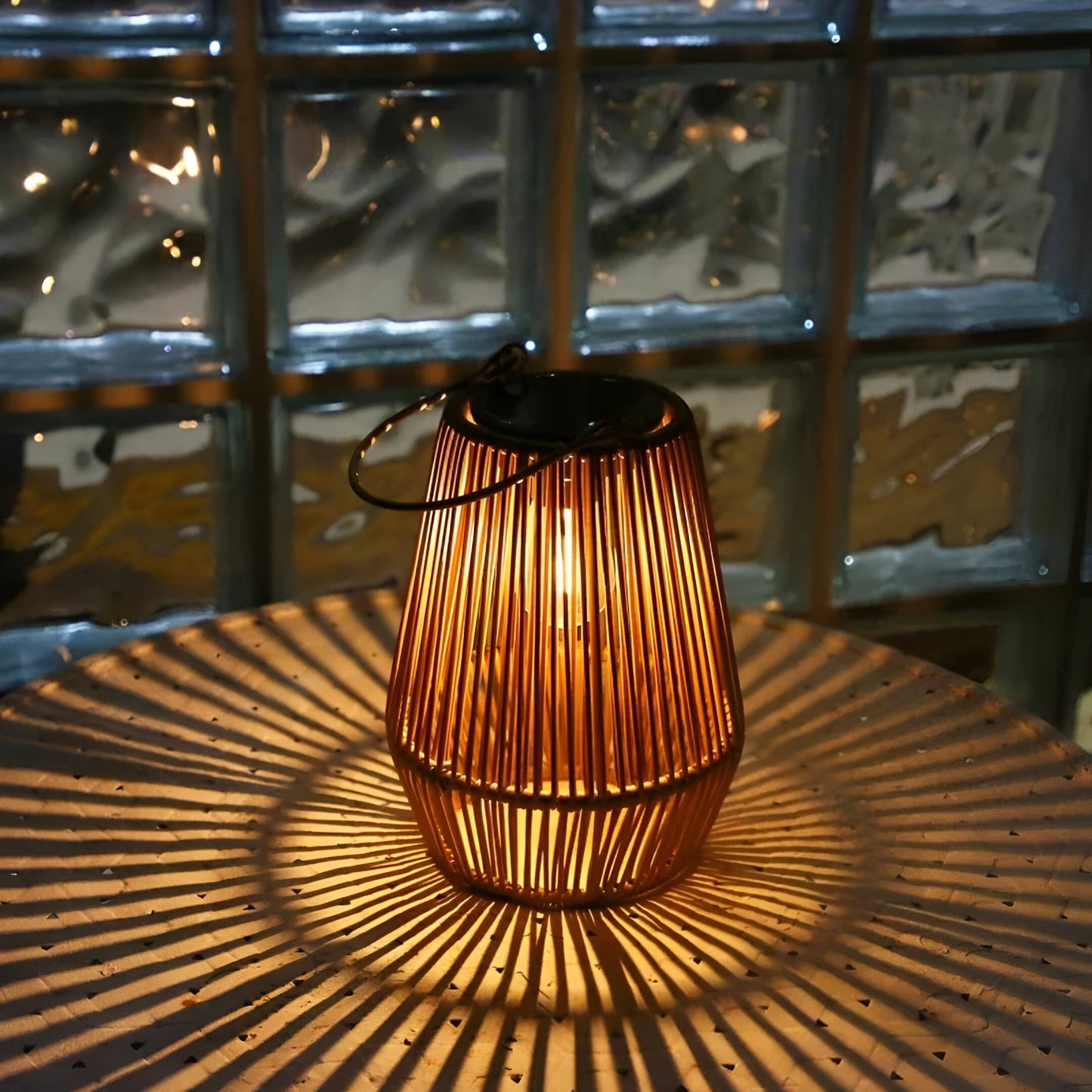 CageRays – Solar tuinlantaarn van bamboe in rattan-look