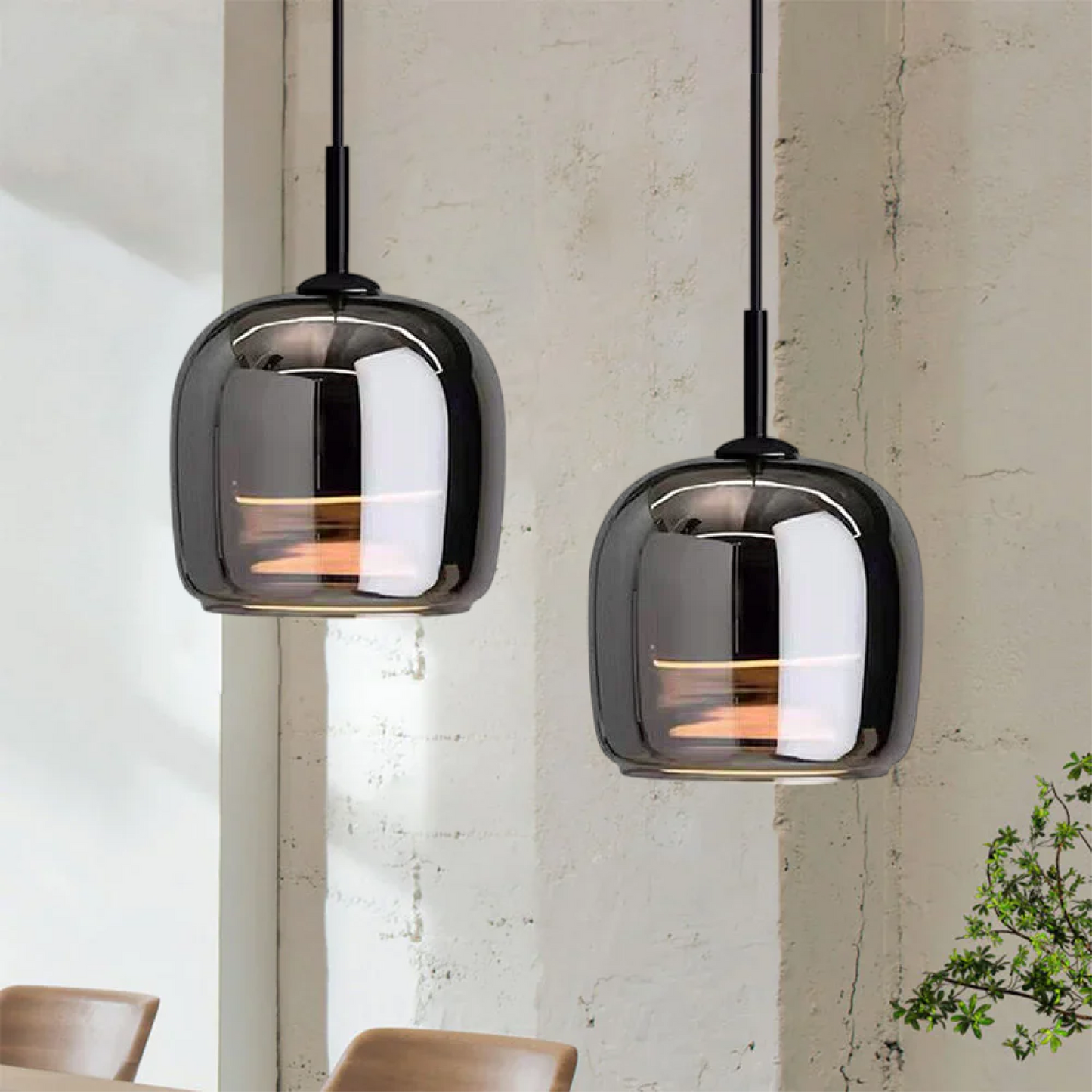 Noira – Scandinavische hanglamp van zwart glas met moderne elegantie