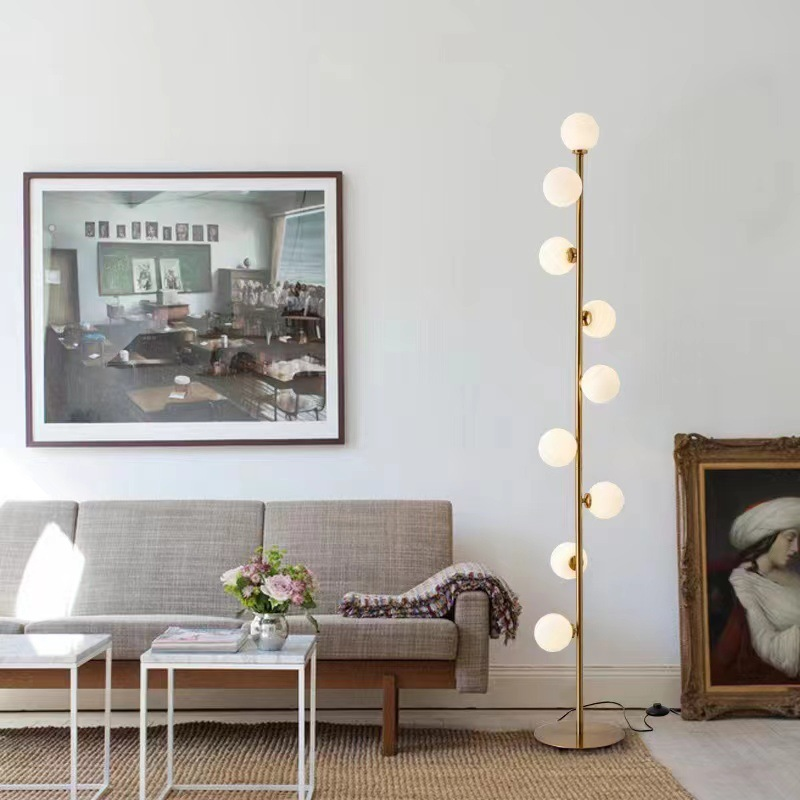 Virella – Scandinavische staande lamp met glazen kap