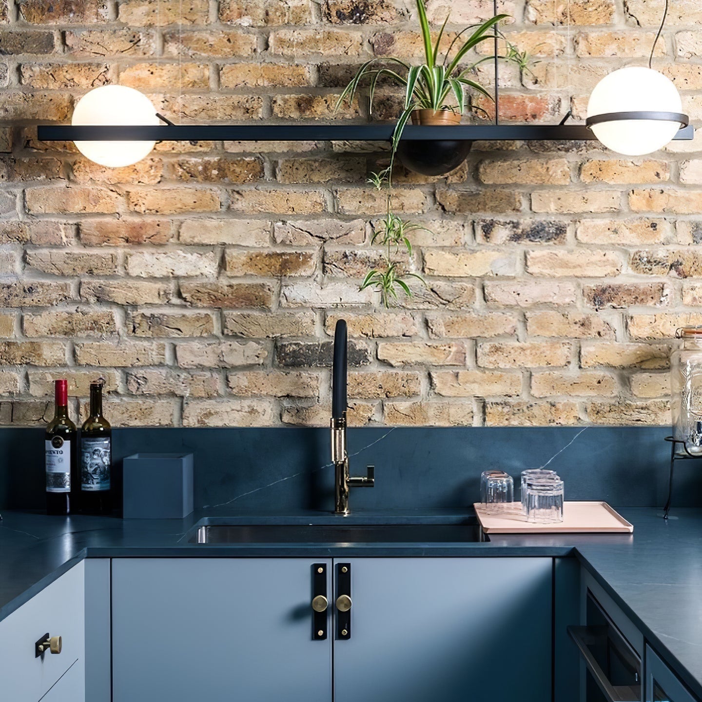 AuroraGlow – Elegante Solar-Wandlamp voor Buiten