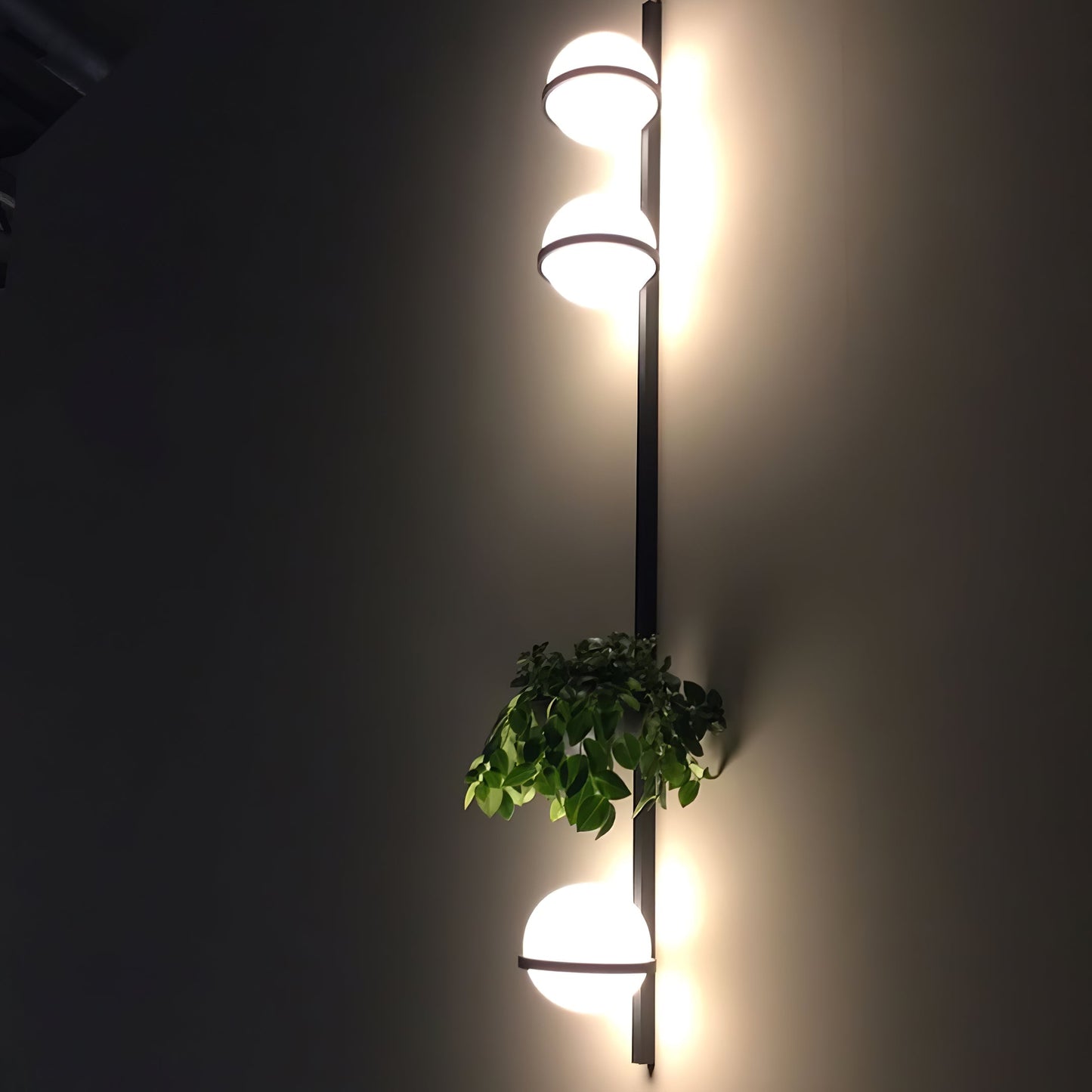 AuroraGlow – Elegante Solar-Wandlamp voor Buiten