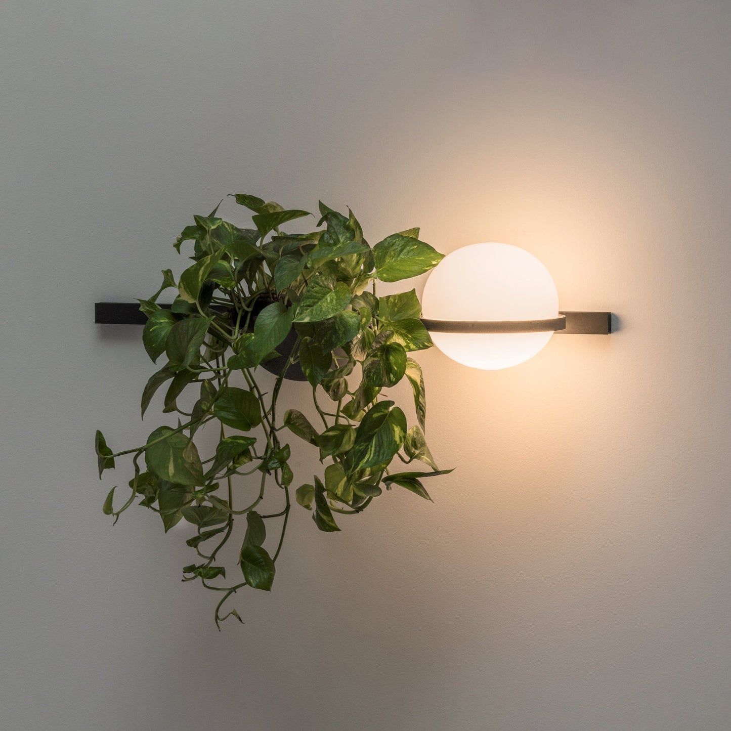 AuroraGlow – Elegante Solar-Wandlamp voor Buiten