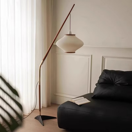 Eldravin – Staande lamp in middeleeuwse stijl met smeedijzeren details