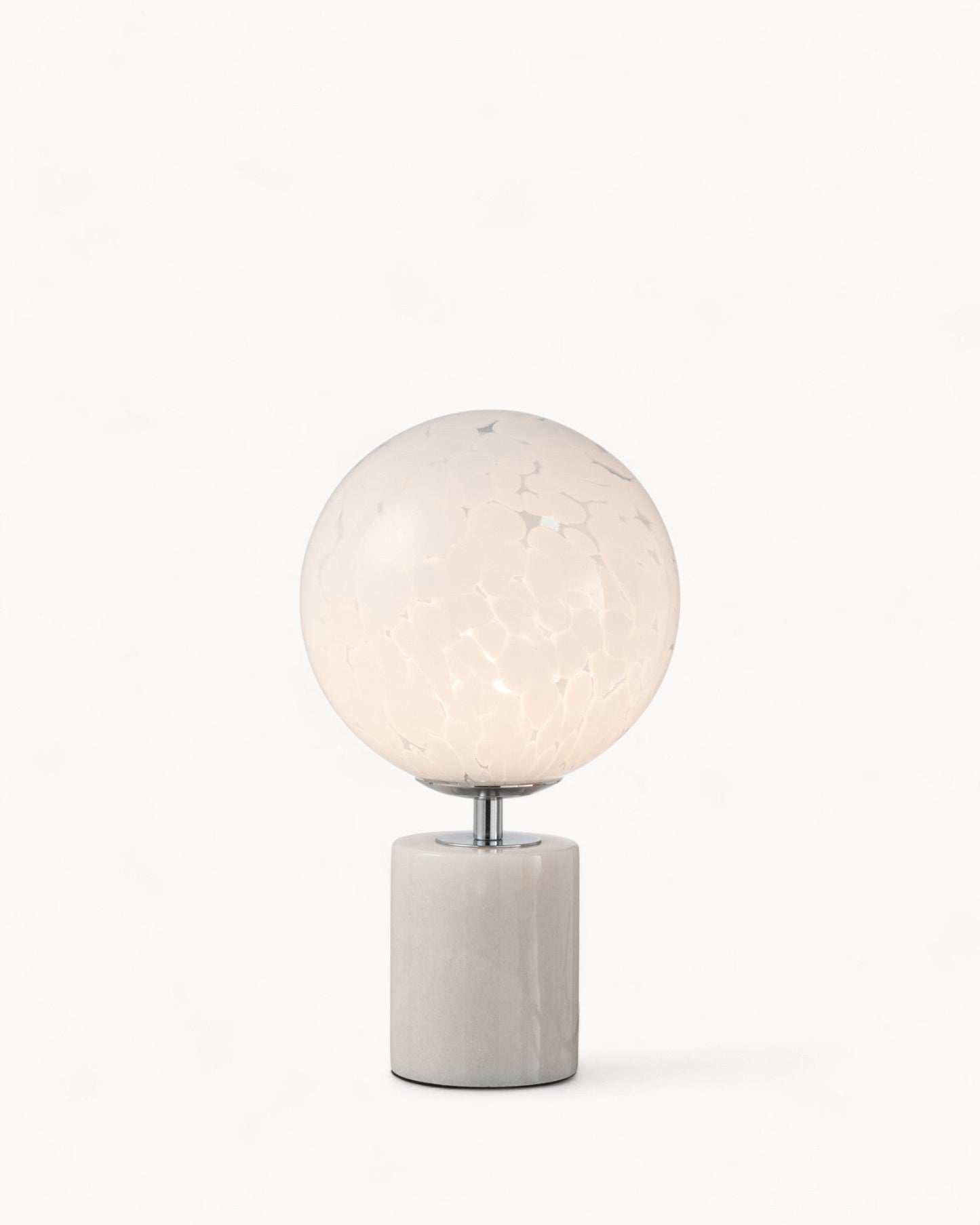 Daniella – Tafellamp met Witte Glasvoet en Elegant Design