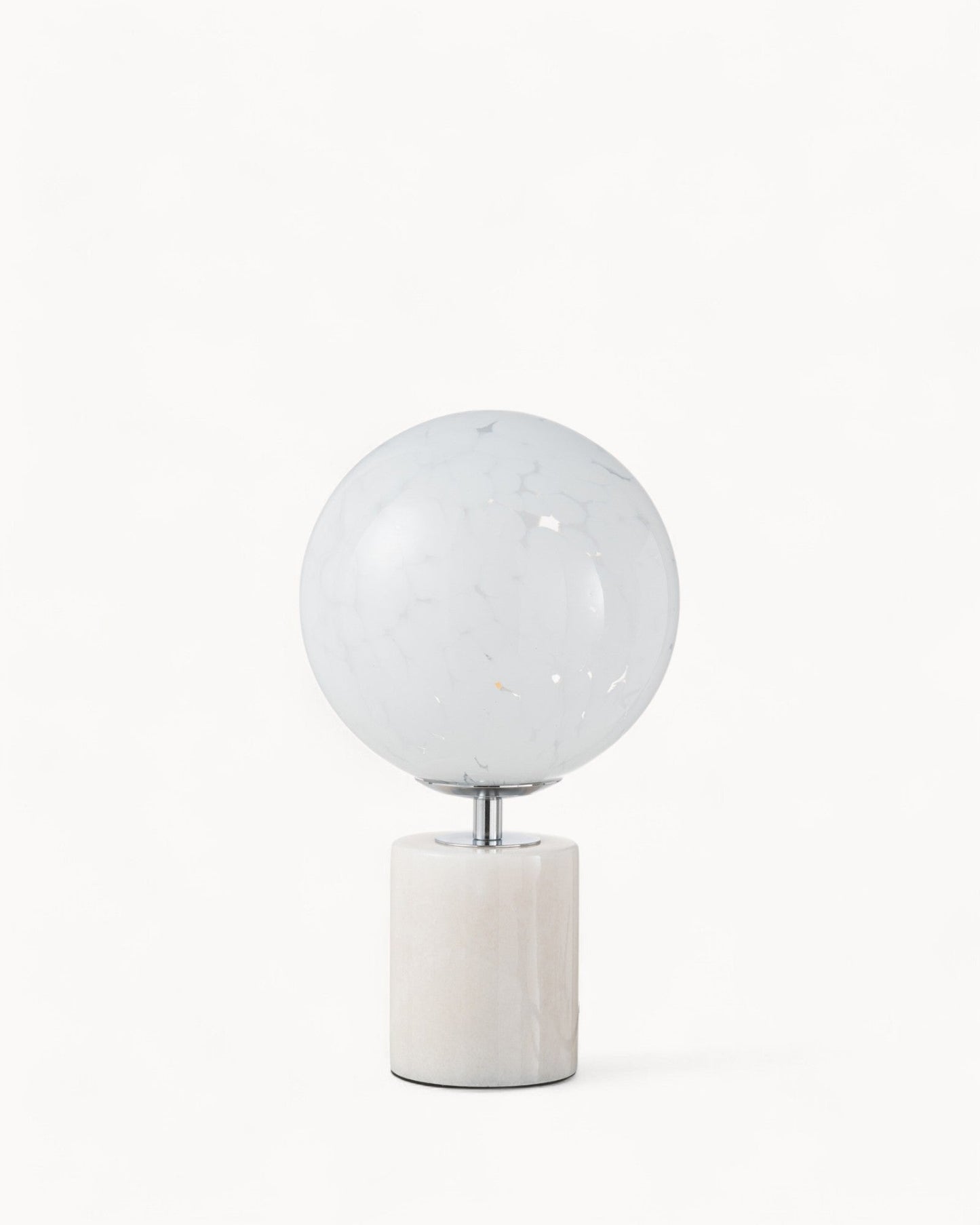 Daniella – Tafellamp met Witte Glasvoet en Elegant Design