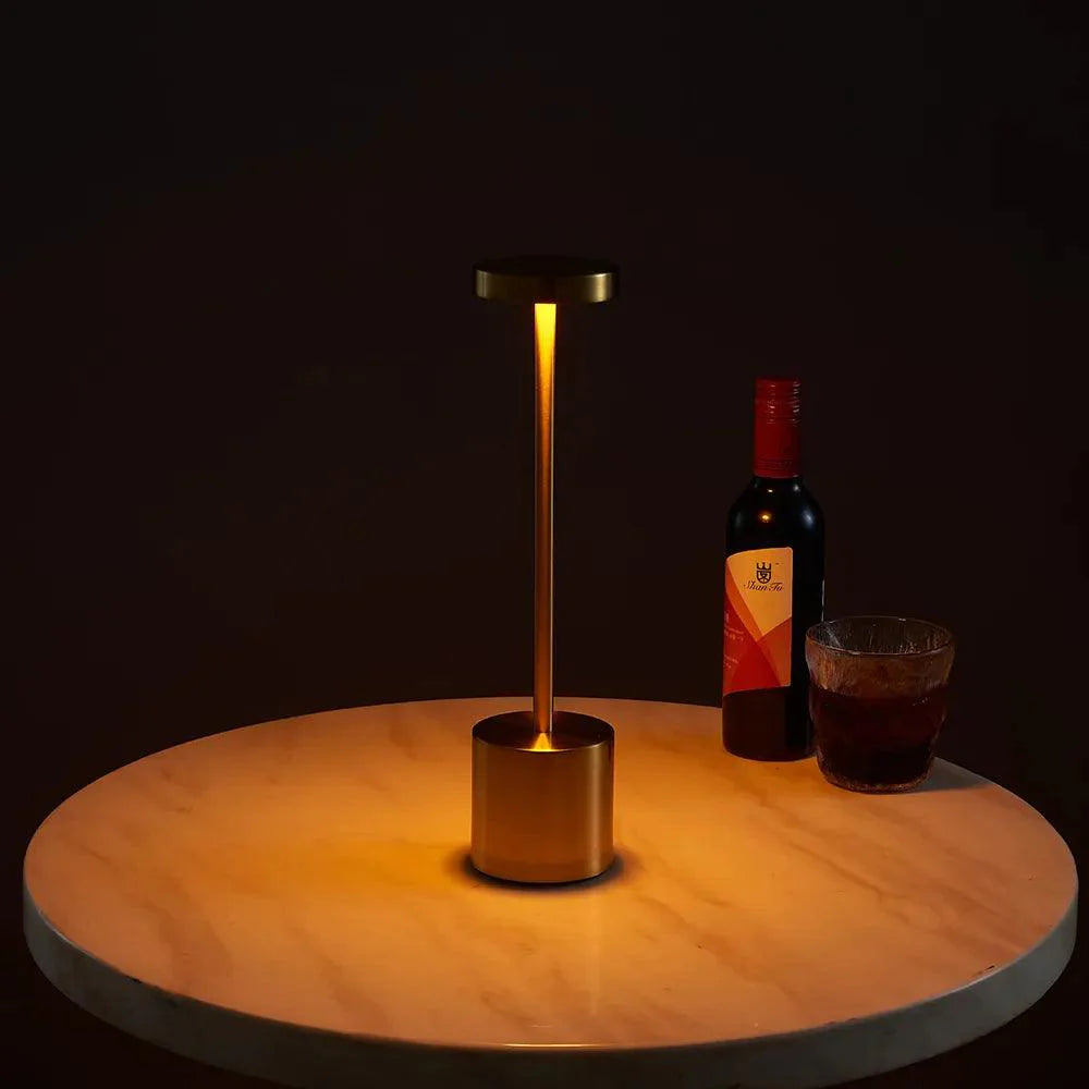 LumaGlow - Stijlvolle Draadloze Tafellamp met USB-oplaadfunctie