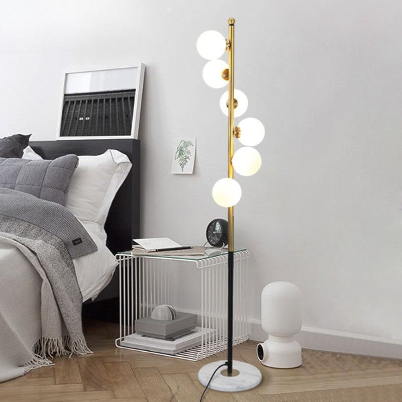 Virella – Scandinavische staande lamp met glazen kap
