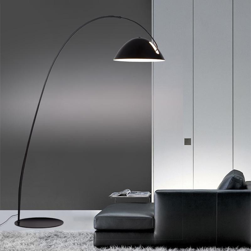 IronGlow – Moderne Stalen Vloerlamp